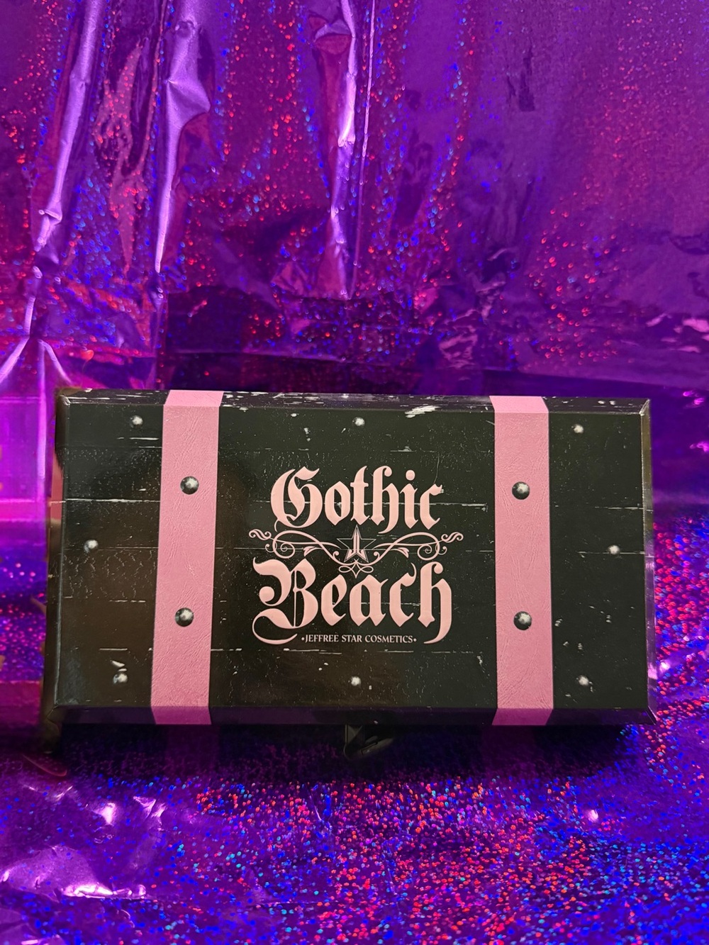 Jeffree Star Gothic Beach Palette - Black & Pink